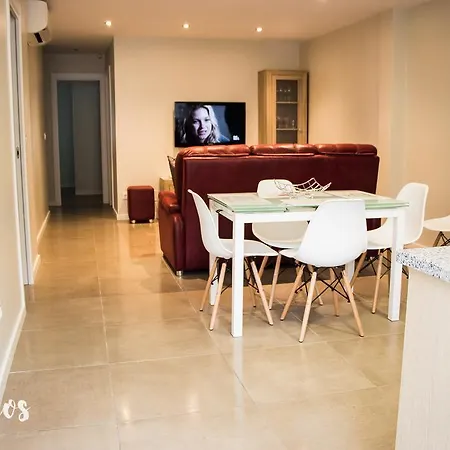 Pelamios House *